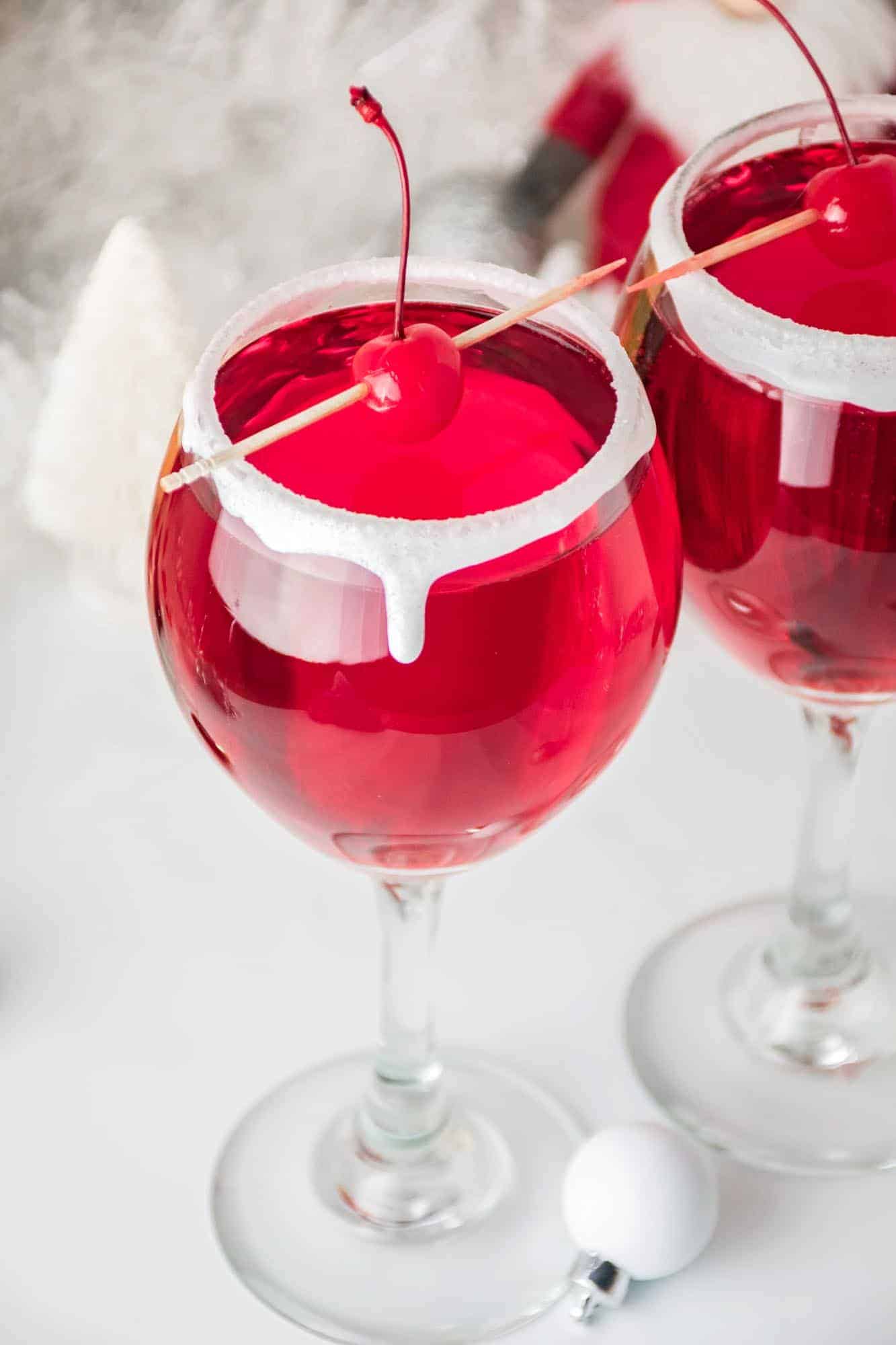 Christmas Cranberry Cocktails - The Littlest Crumb